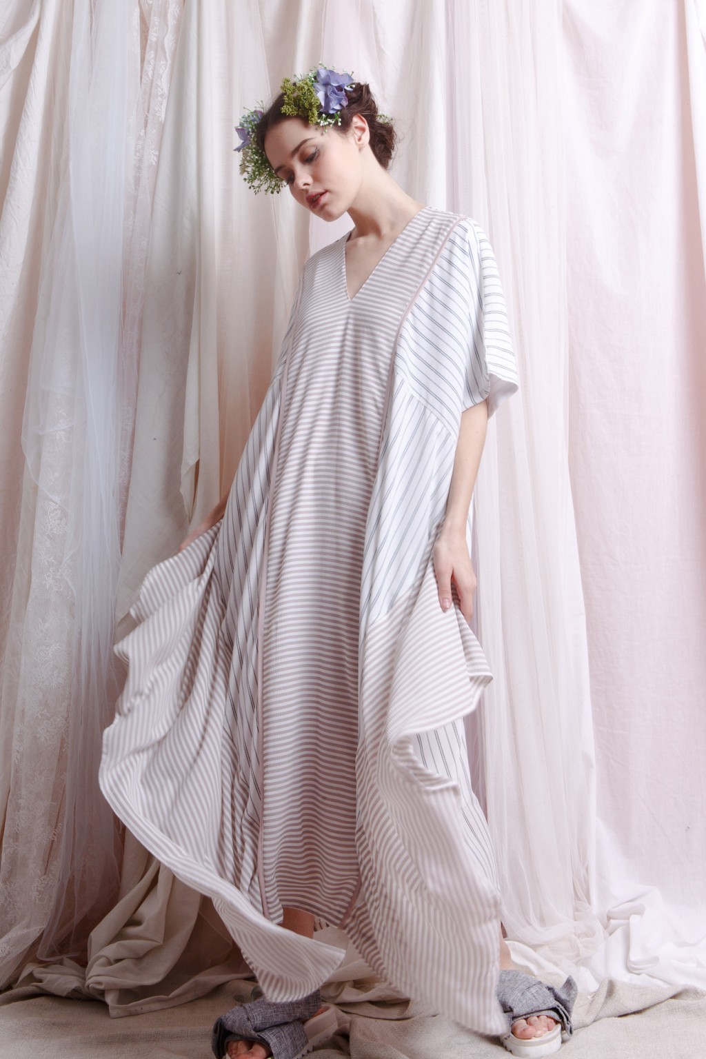 CHRISSY DRESS WHITE / CREAM